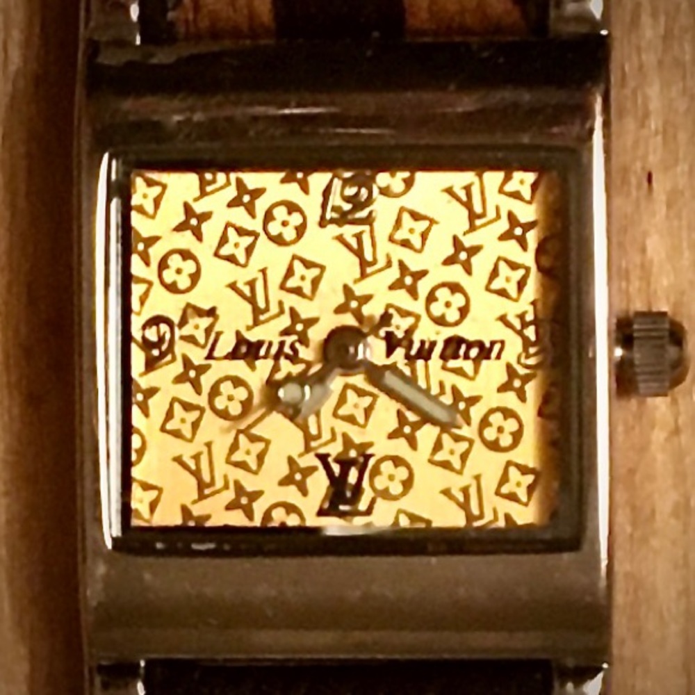 Louis Vuitton Vintage watch. Band is to be replc’d
